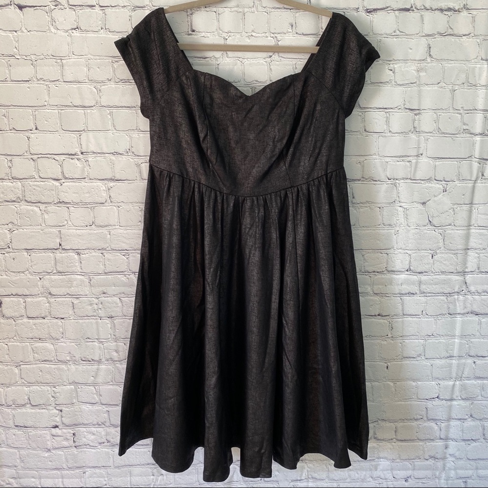 Torrid black stretchy sweetheart neckline dress